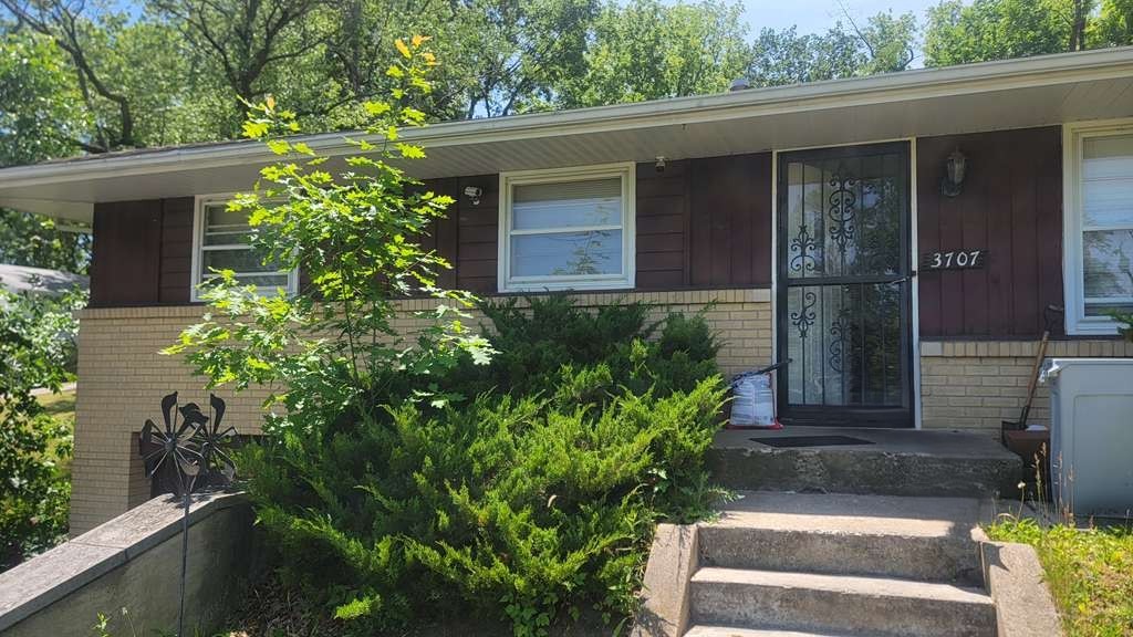 3707 Oak Grove Avenue Property Photo 1
