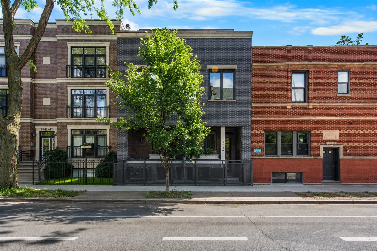 3737 N Damen Avenue 2 Property Photo 1