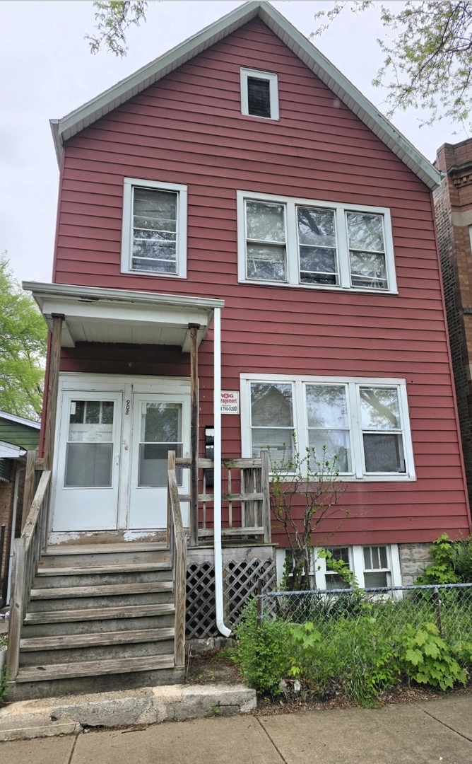 908 W 51st Place Property Photo 1