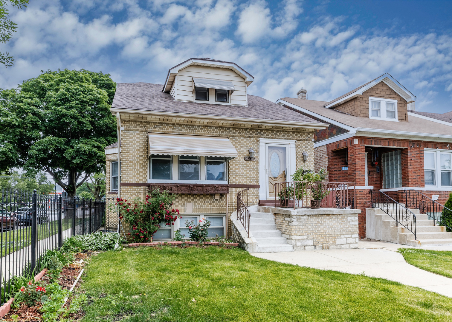 2559 N Parkside Avenue Property Photo 1