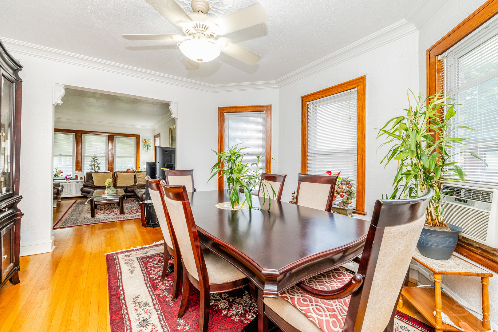 2559 N Parkside Avenue Property Photo 6