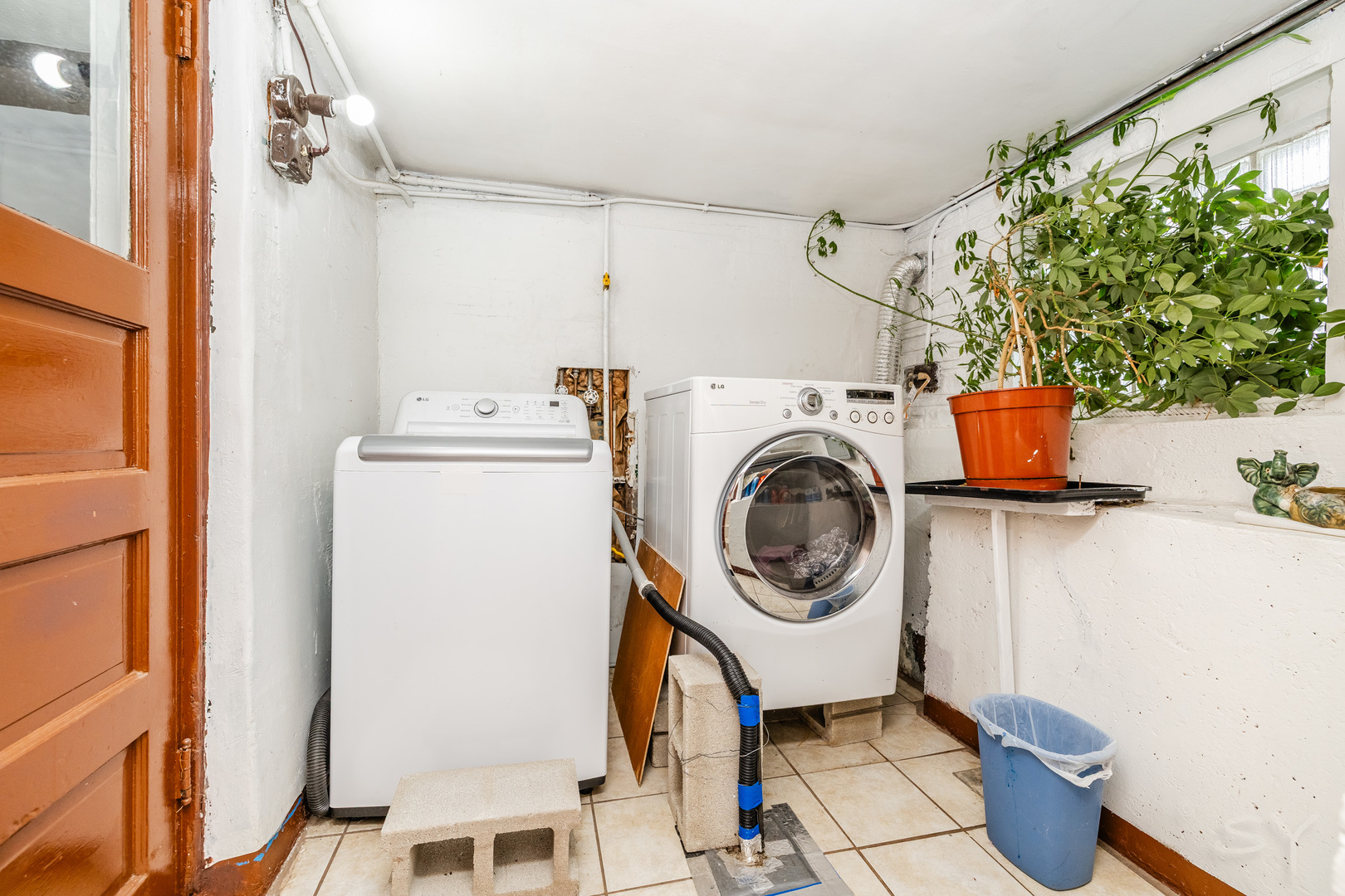 2559 N Parkside Avenue Property Photo 16