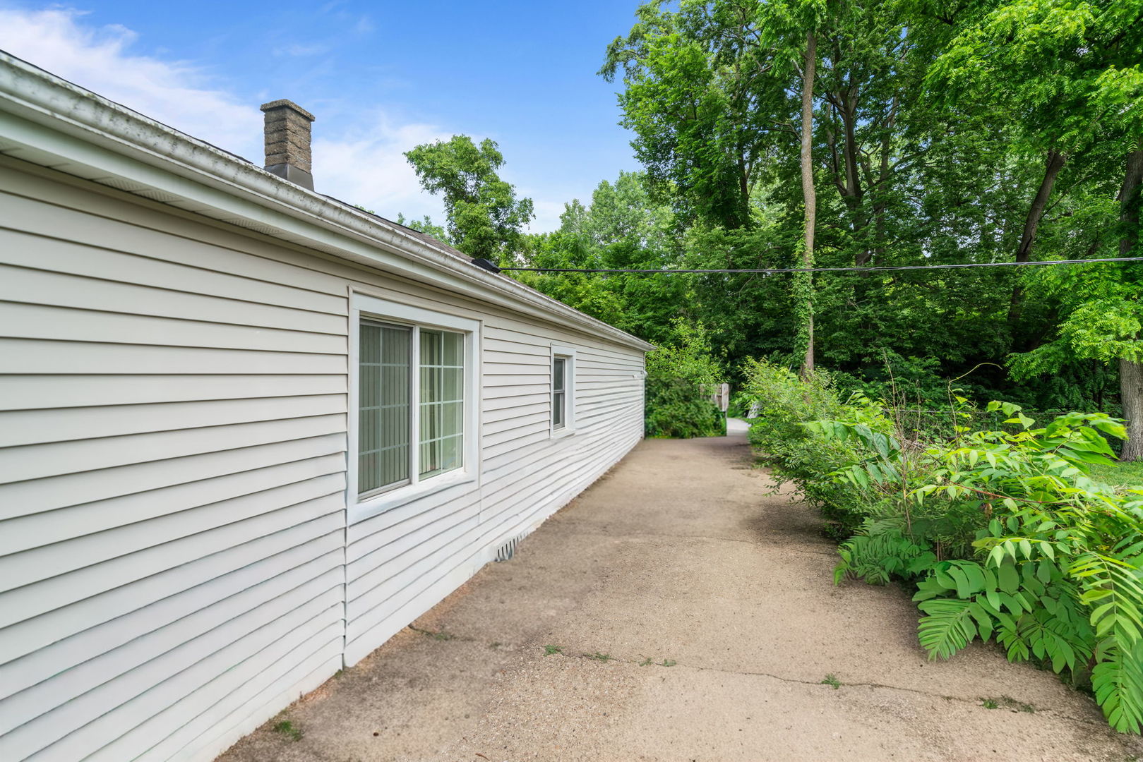 641 Northwestern Avenue Property Photo 6