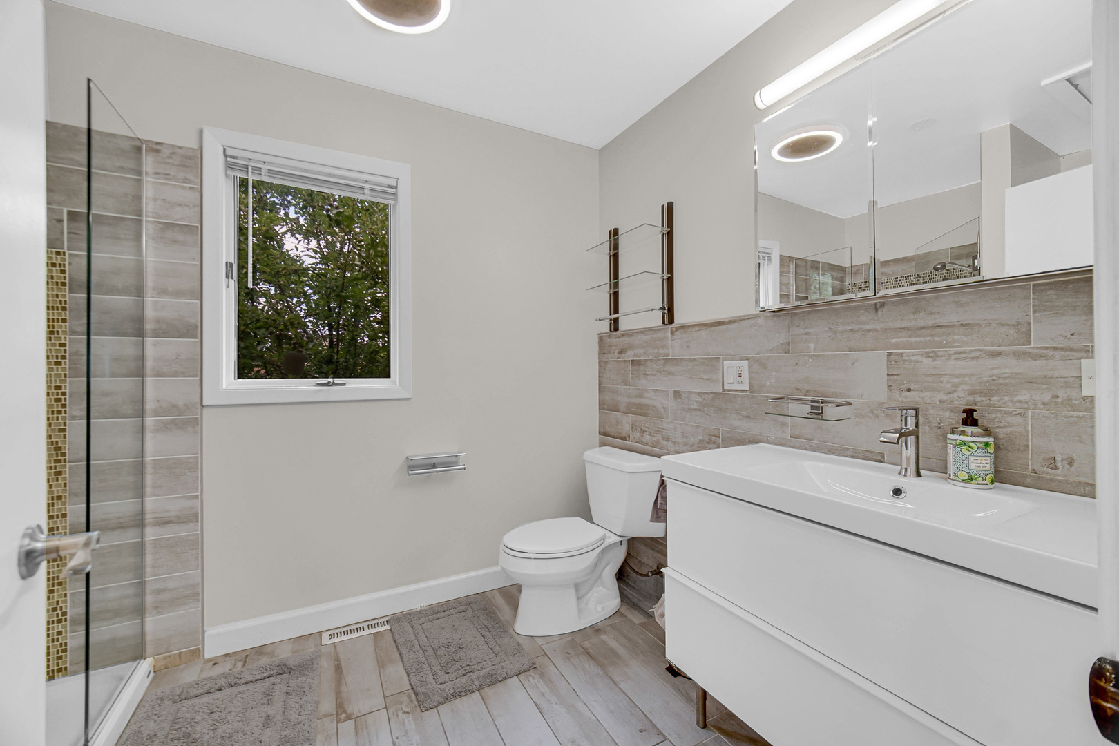 3501 Sarah Street Property Photo 6