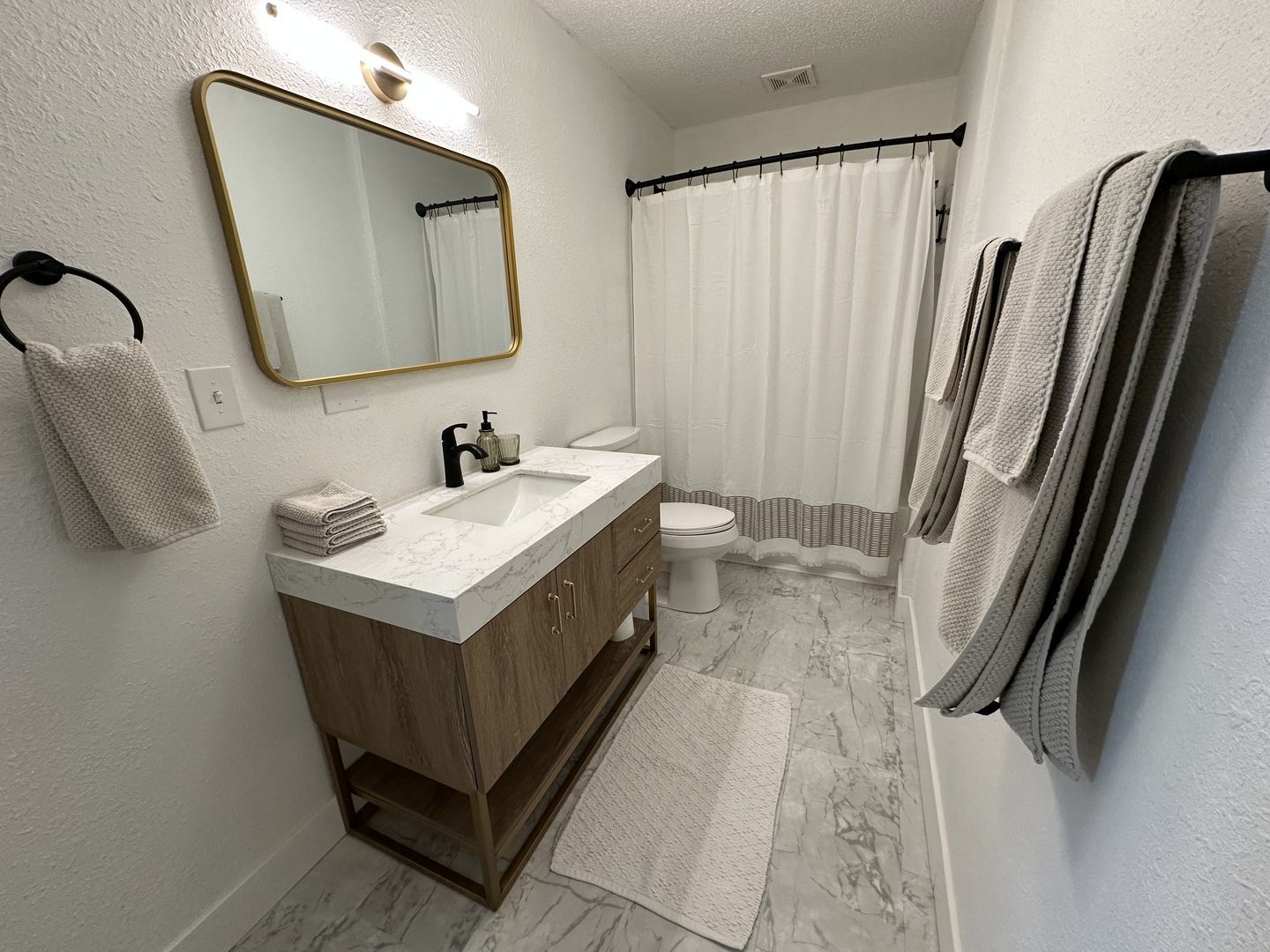 1302 & 1306 Walnut Street Property Photo 39