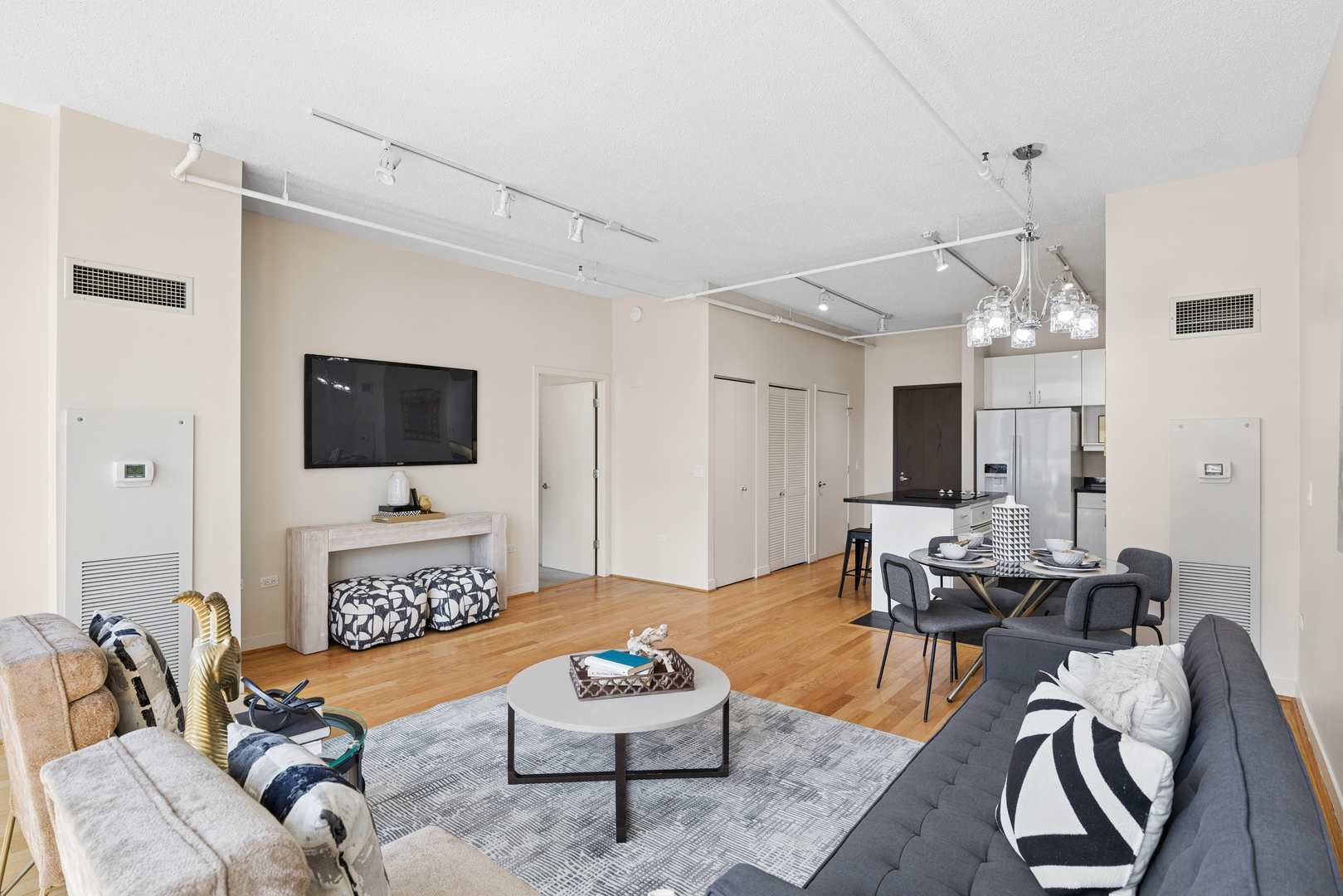 737 W Washington Boulevard 806 Property Photo 5
