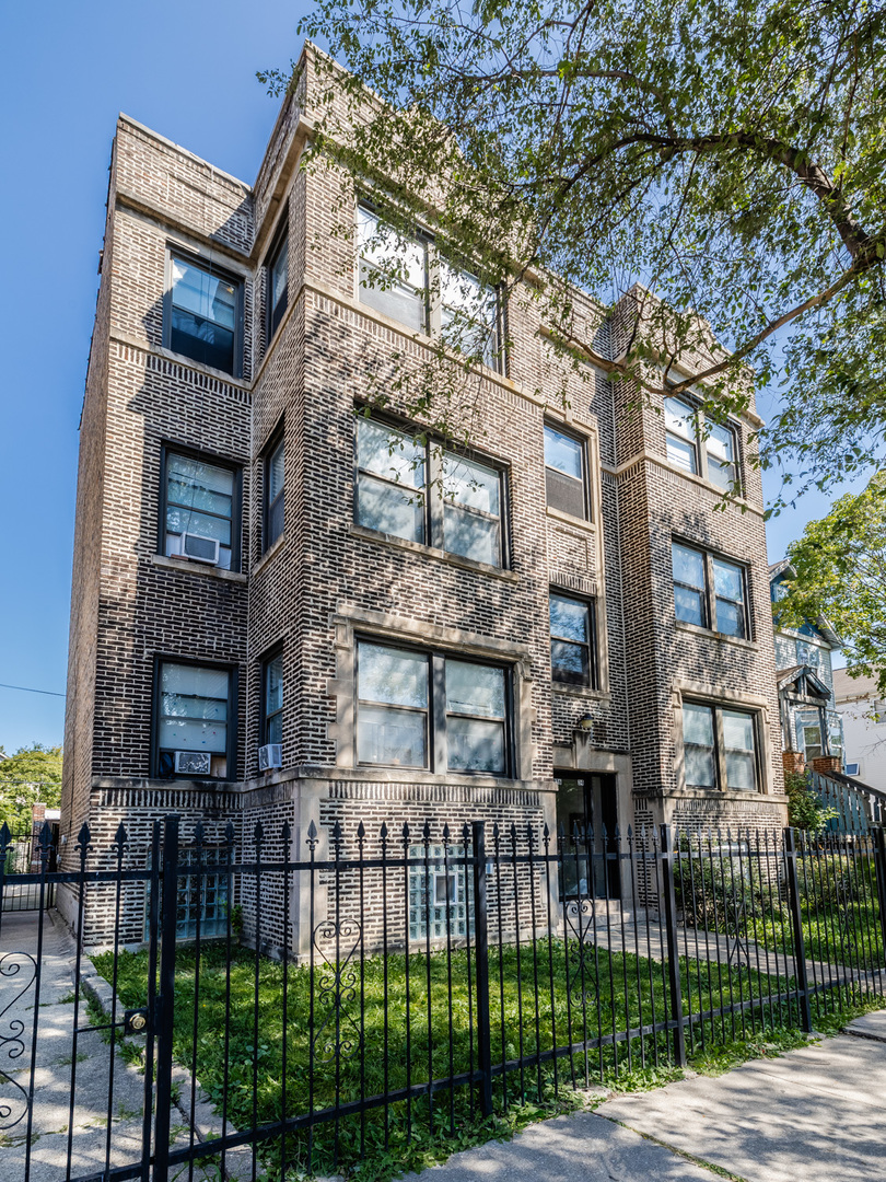4934-36 W Jackson Boulevard Property Photo 1