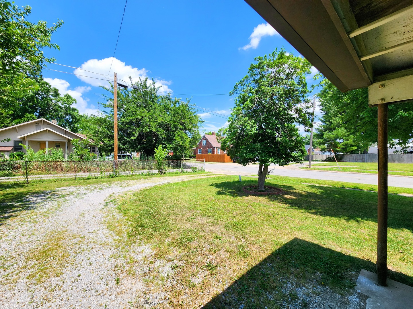 909 E Main Street Property Photo 17