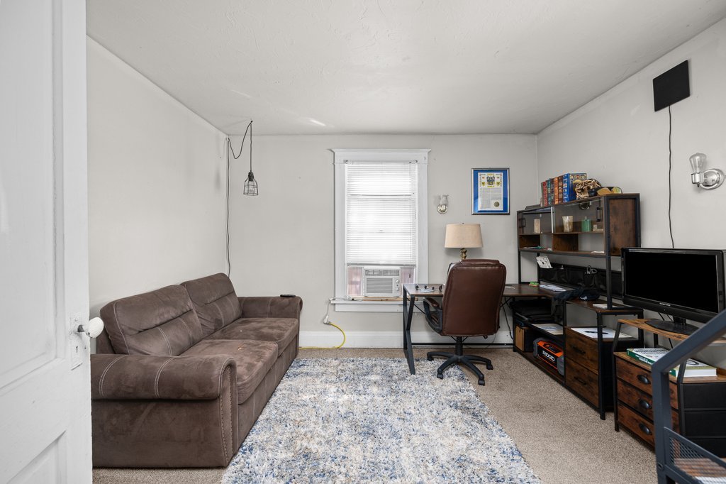 1120 Kirkwood Boulevard Property Photo 5