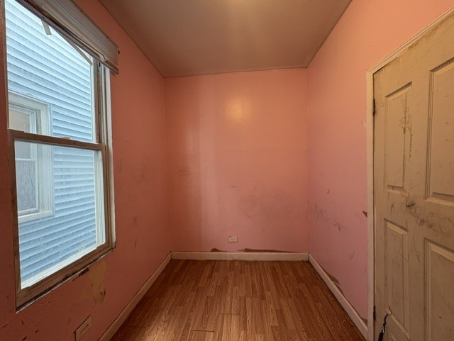 8711 S Exchange Avenue Property Photo 3