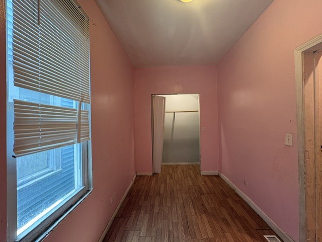 8711 S Exchange Avenue Property Photo 4
