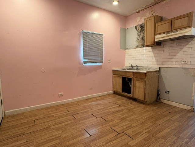 8711 S Exchange Avenue Property Photo 6