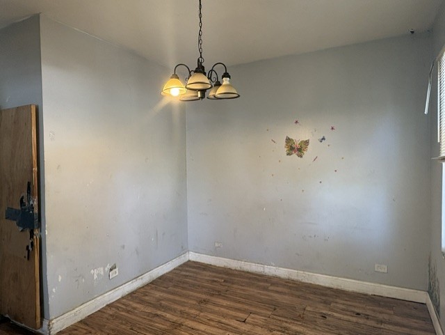 8711 S Exchange Avenue Property Photo 7