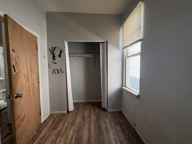 8711 S Exchange Avenue Property Photo 10