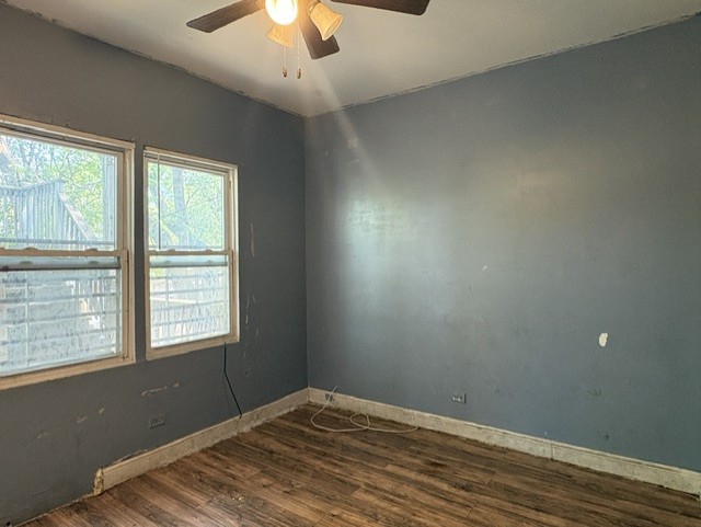 8711 S Exchange Avenue Property Photo 12