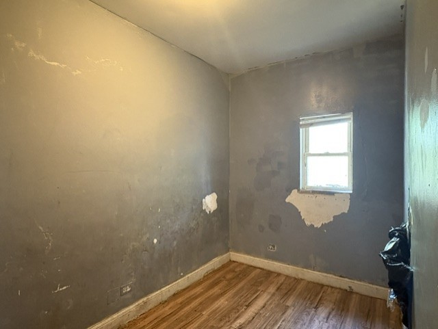 8711 S Exchange Avenue Property Photo 14