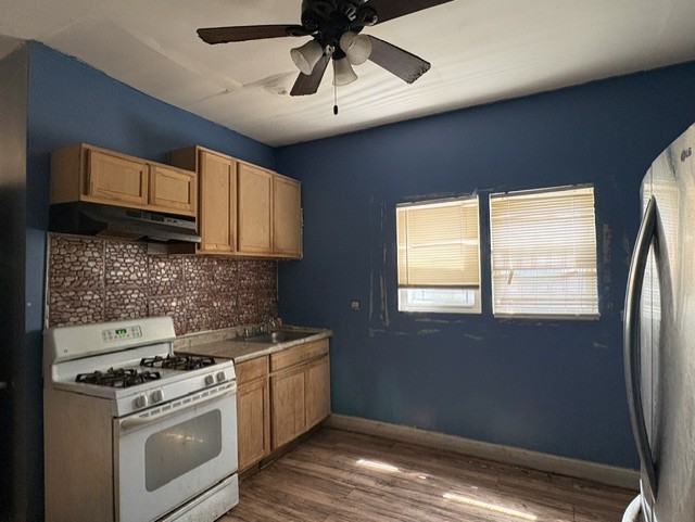 8711 S Exchange Avenue Property Photo 16