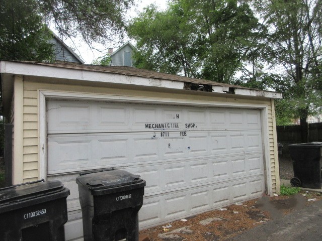 8711 S Exchange Avenue Property Photo 28