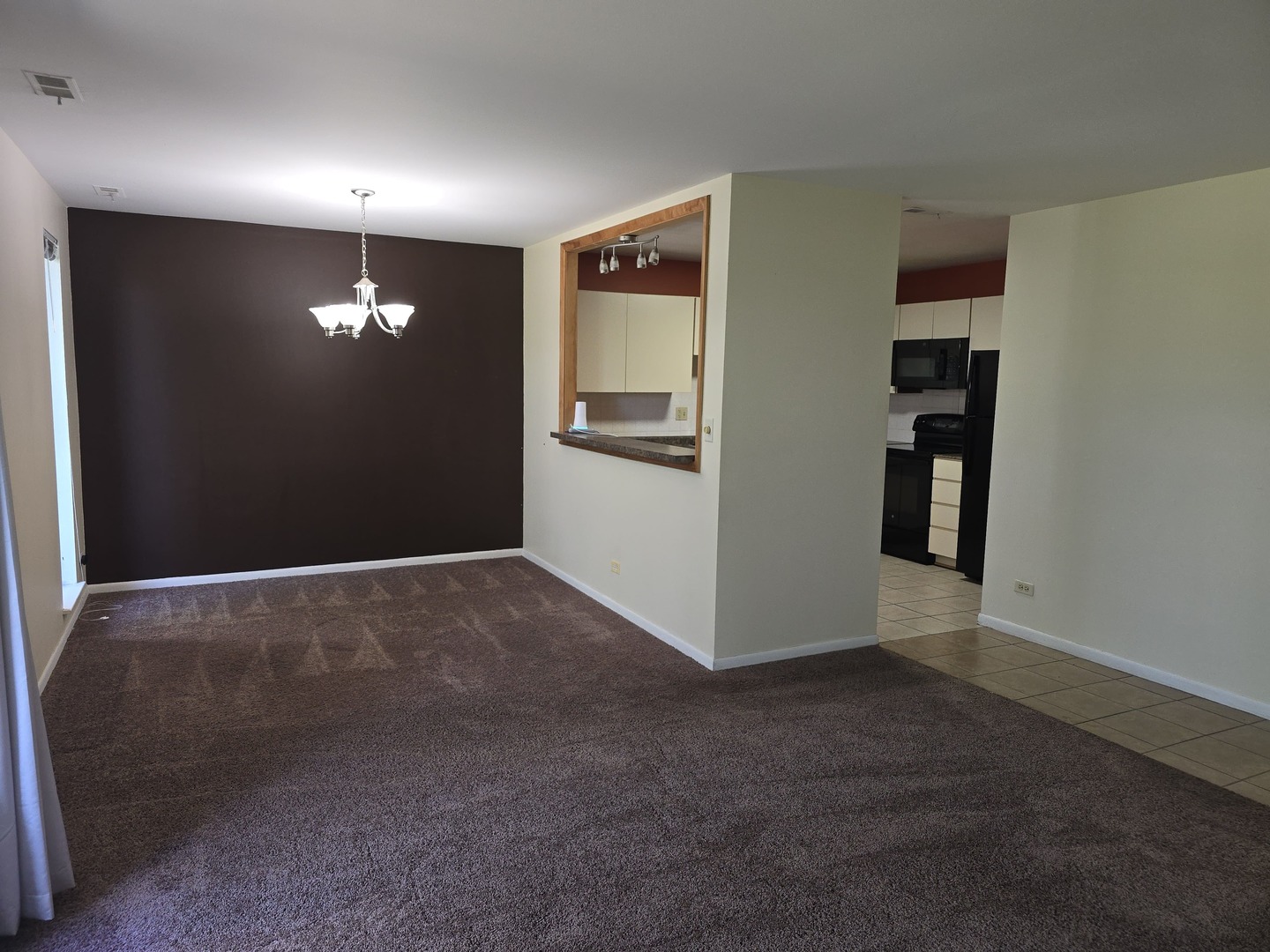 7 E Carriageway Drive 214 Property Photo 5