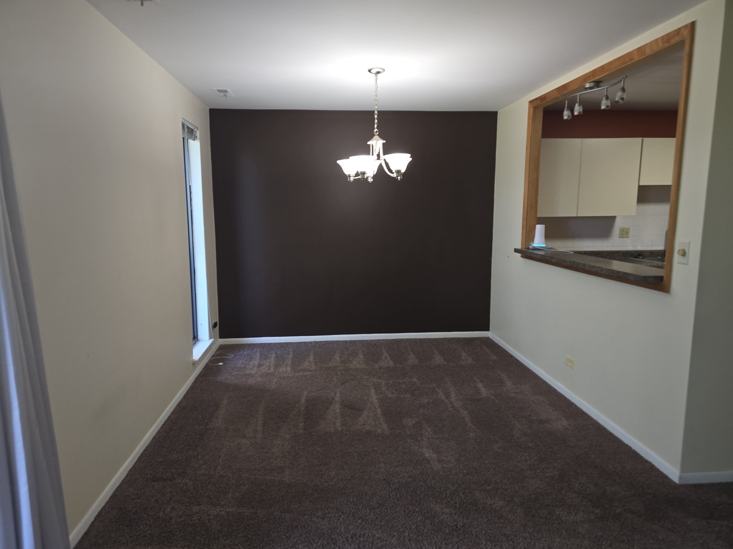 7 E Carriageway Drive 214 Property Photo 6