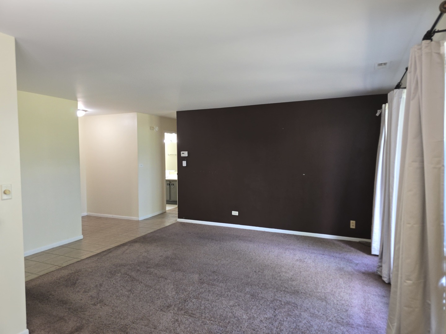 7 E Carriageway Drive 214 Property Photo 7