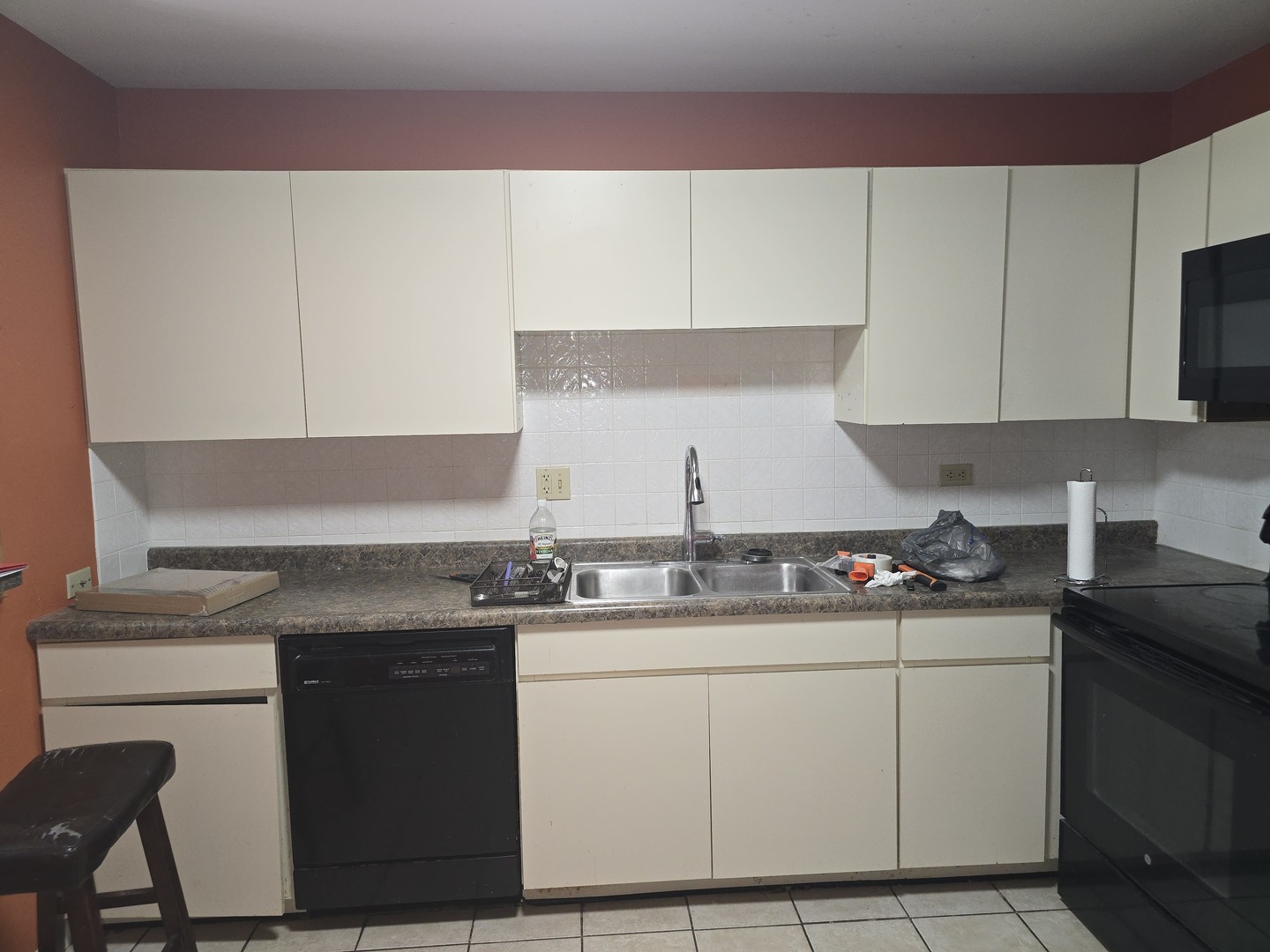 7 E Carriageway Drive 214 Property Photo 8