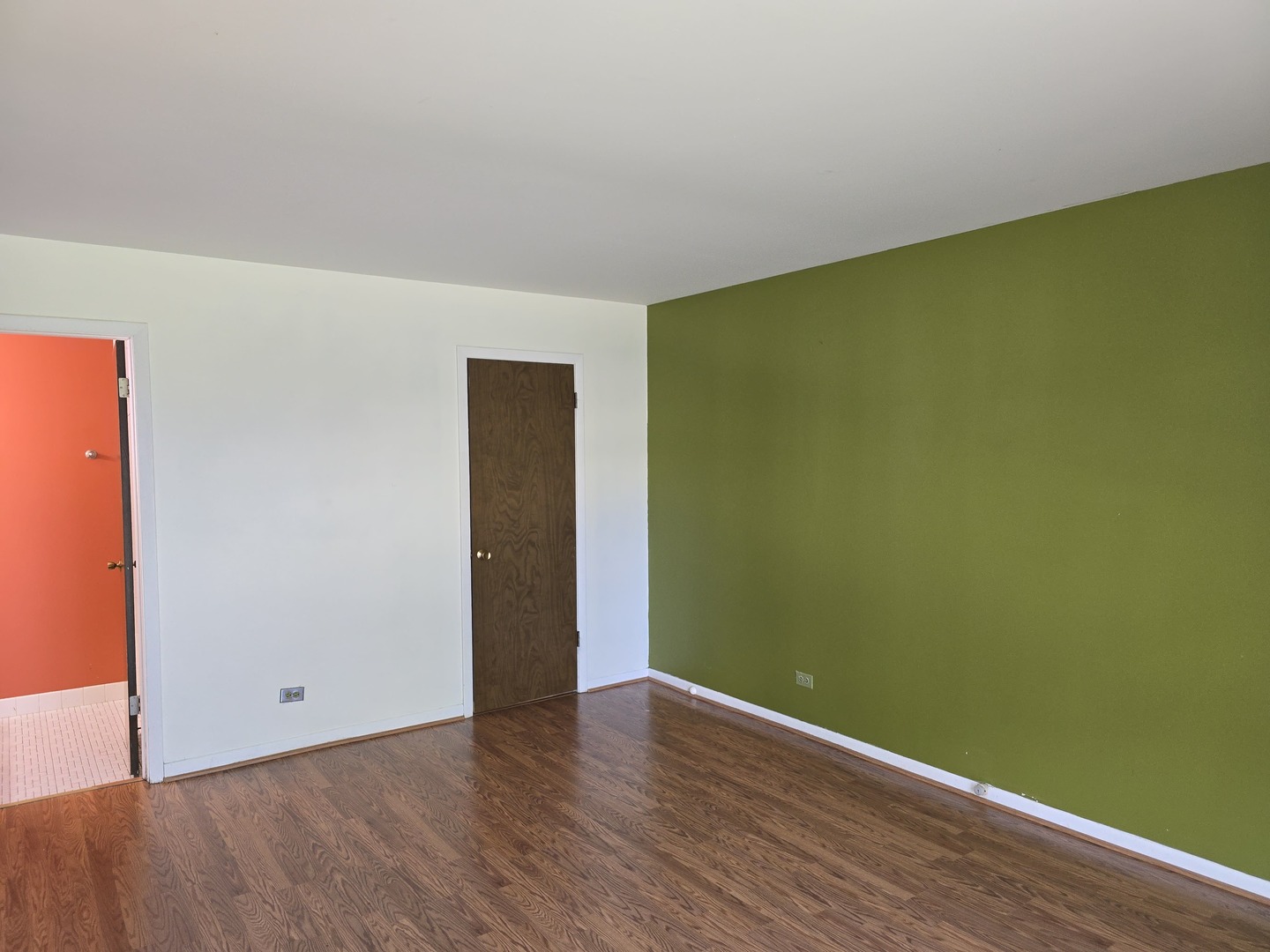 7 E Carriageway Drive 214 Property Photo 12