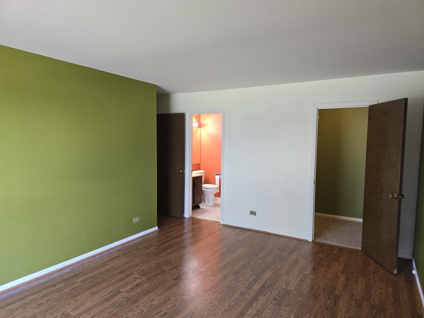 7 E Carriageway Drive 214 Property Photo 13