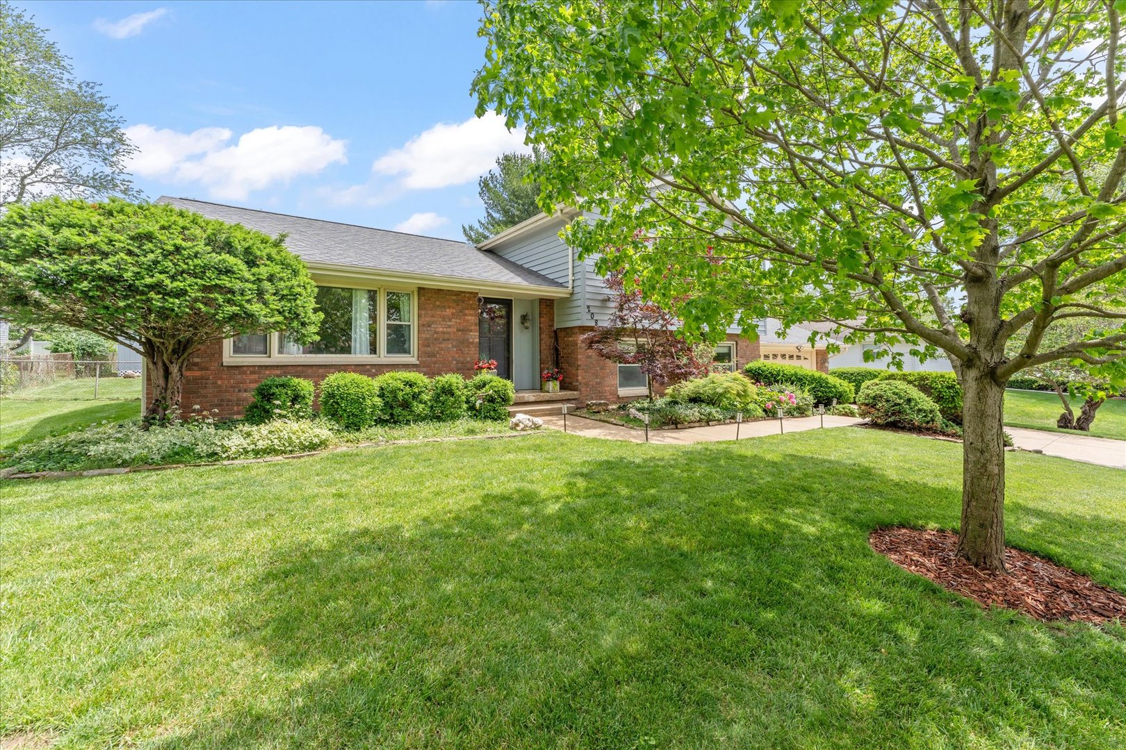 208 S Meadowhill Lane Property Photo 1