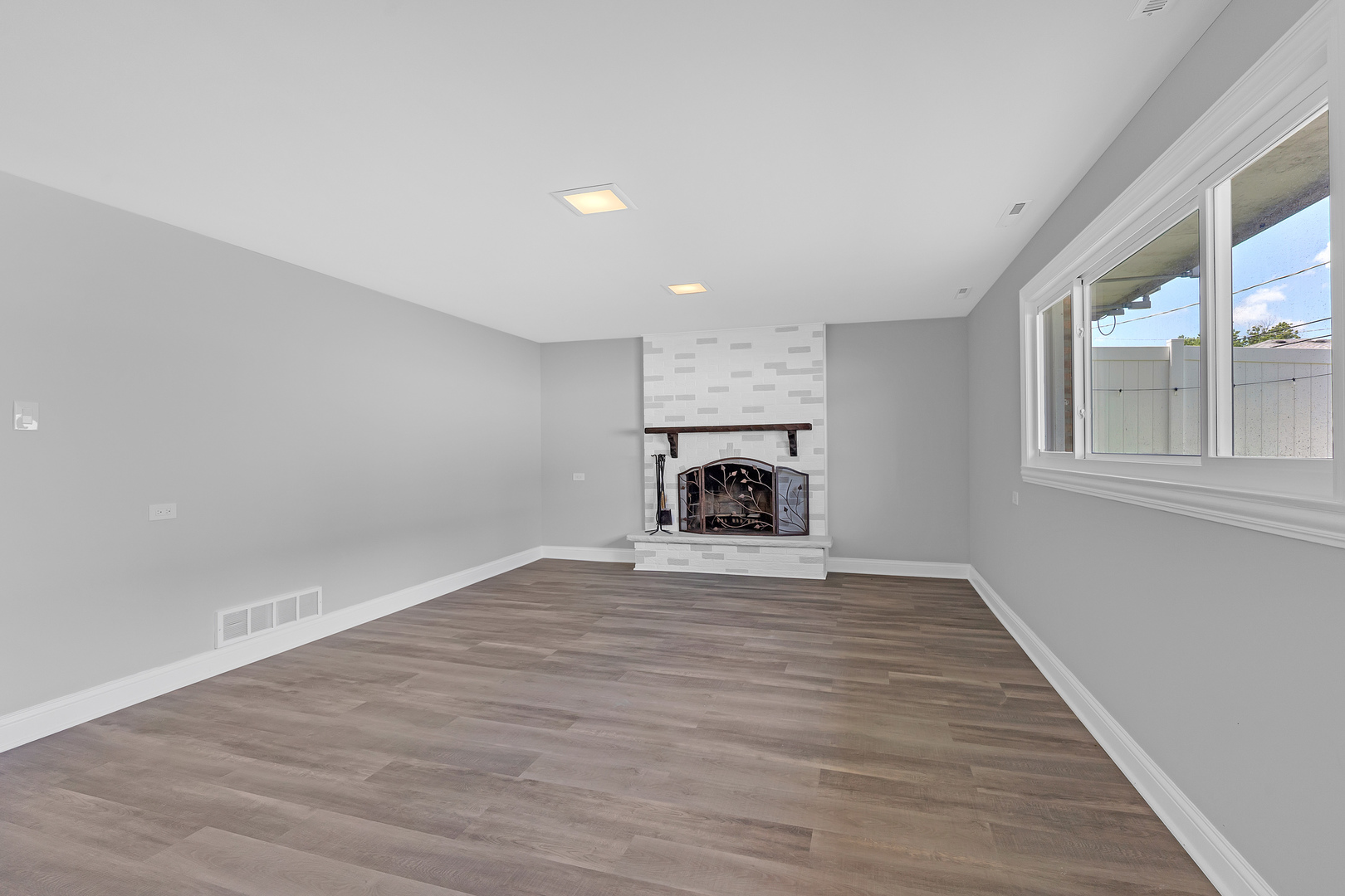 1320 E 169th Place Property Photo 11