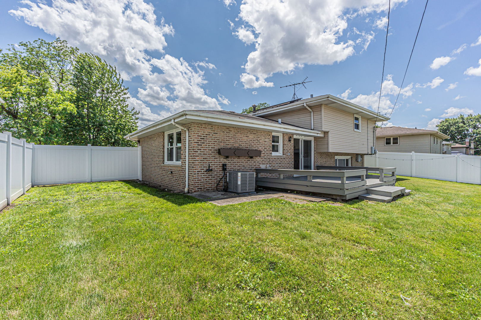1320 E 169th Place Property Photo 23