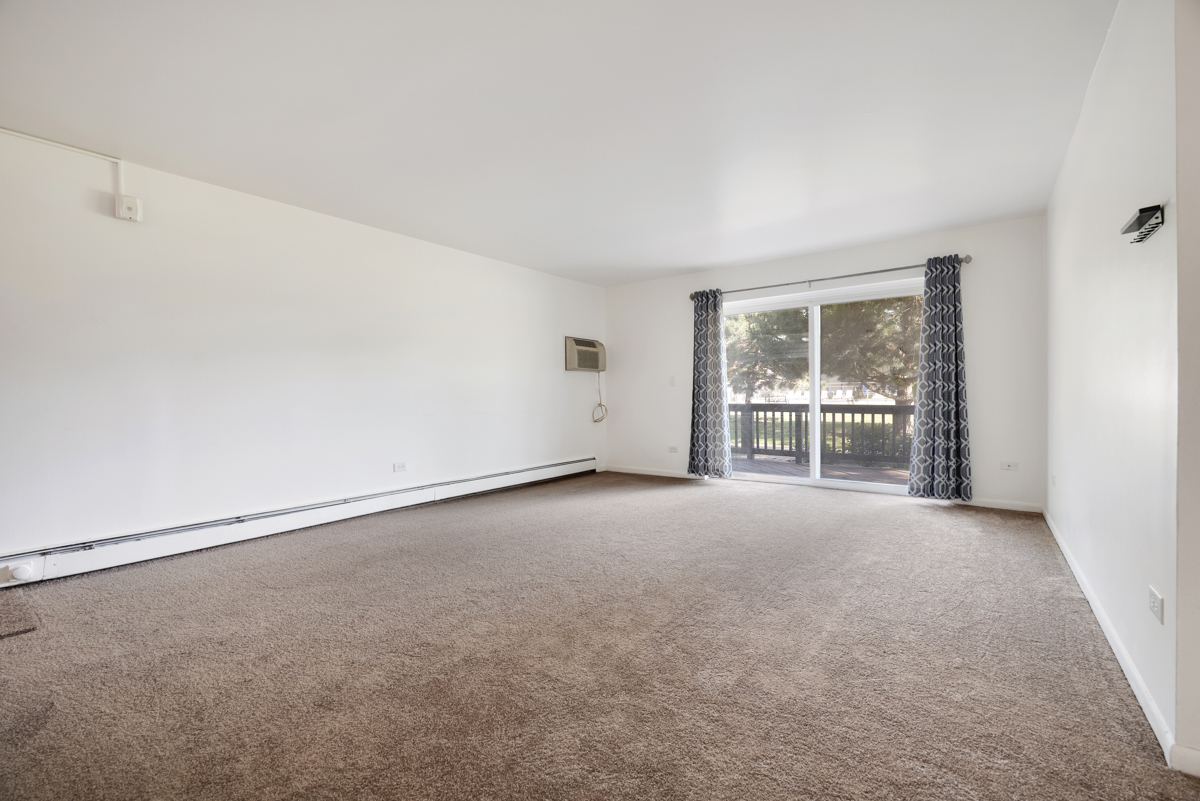 2214 S Goebbert Road 178 Property Photo 5