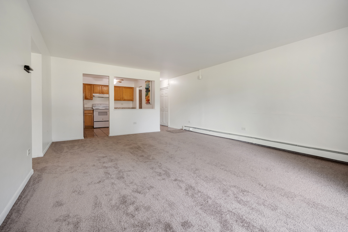 2214 S Goebbert Road 178 Property Photo 8