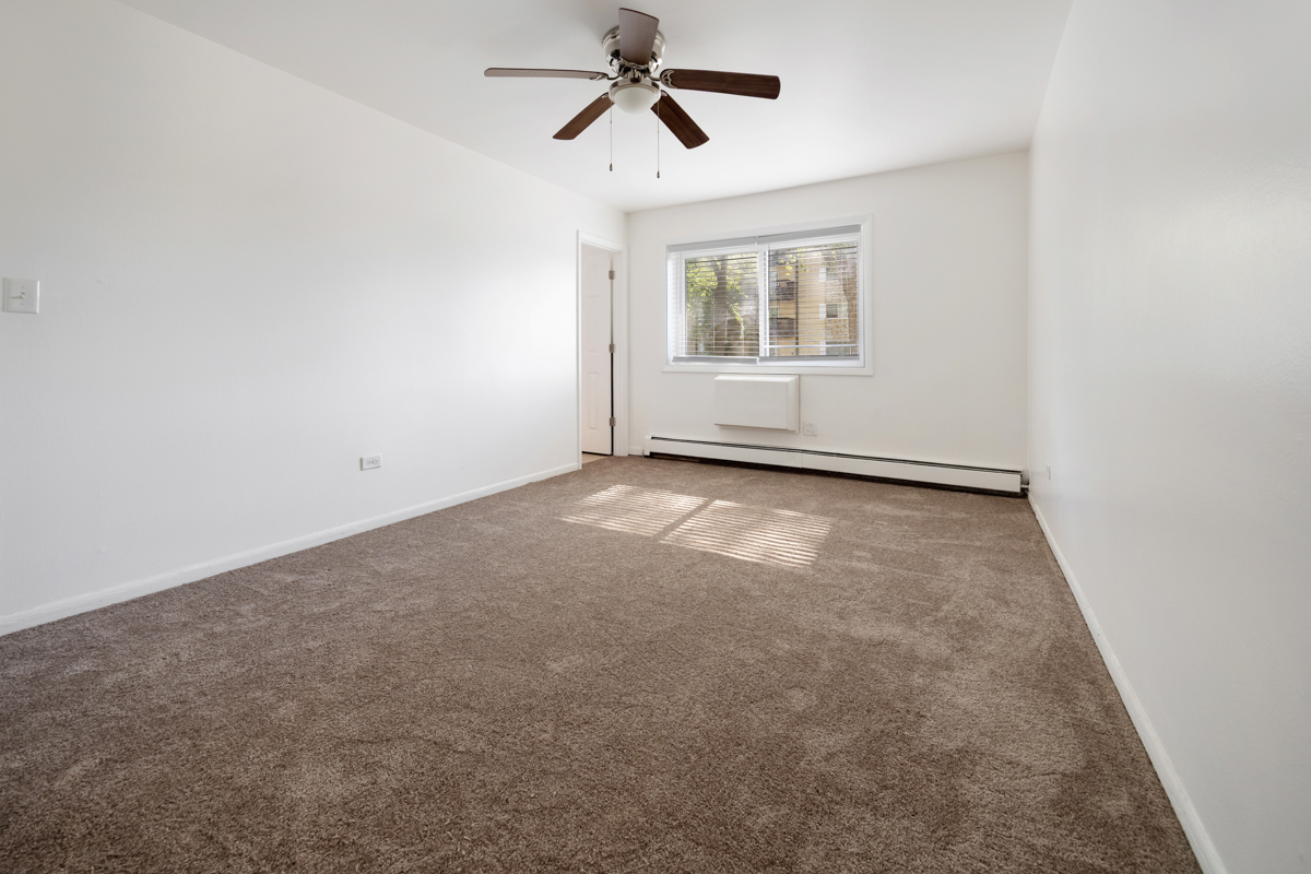 2214 S Goebbert Road 178 Property Photo 15