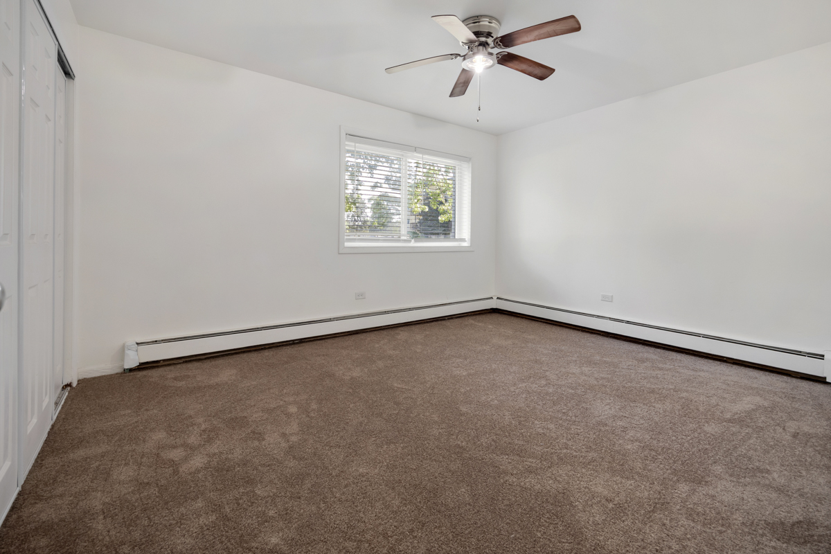 2214 S Goebbert Road 178 Property Photo 17
