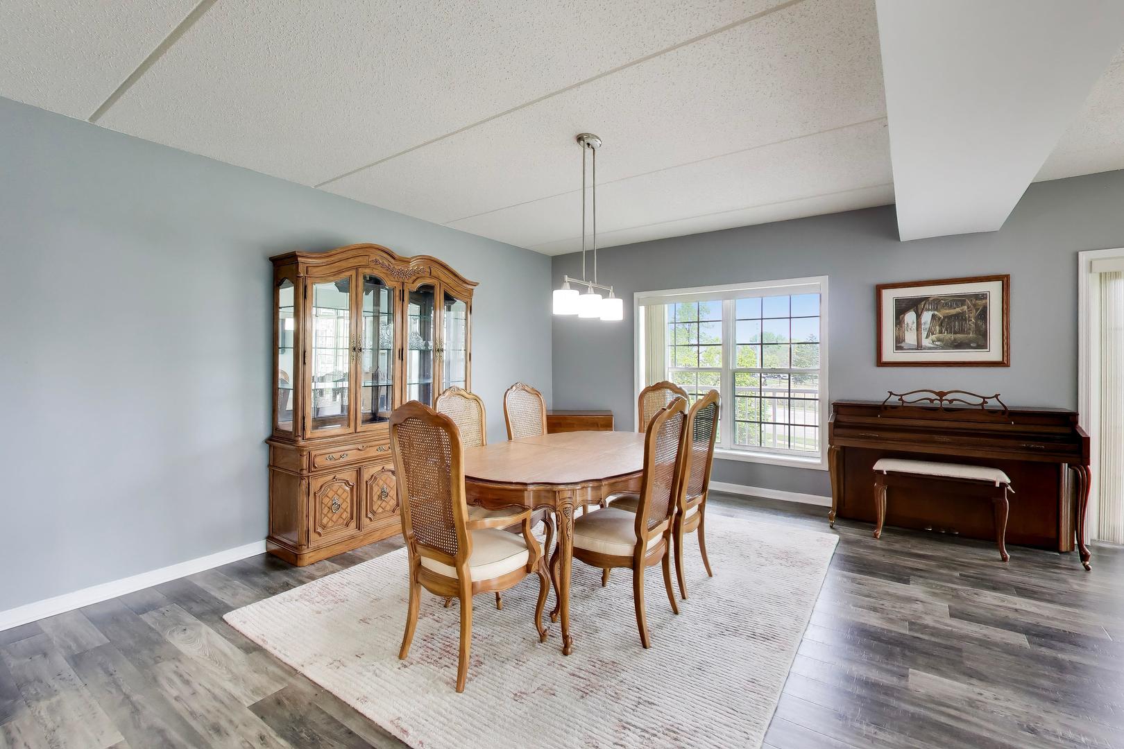 601 W Rand Road 201 Property Photo 6