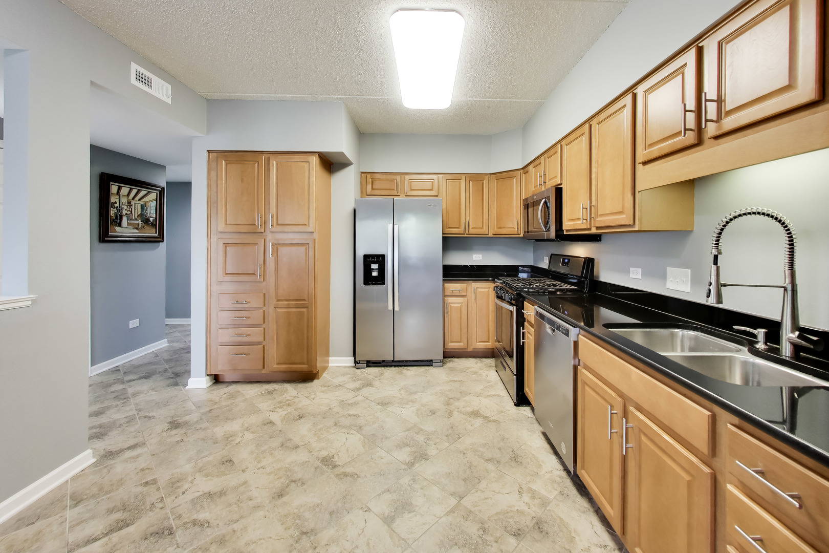 601 W Rand Road 201 Property Photo 7