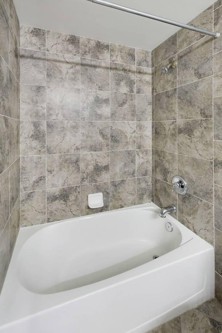 601 W Rand Road 201 Property Photo 18