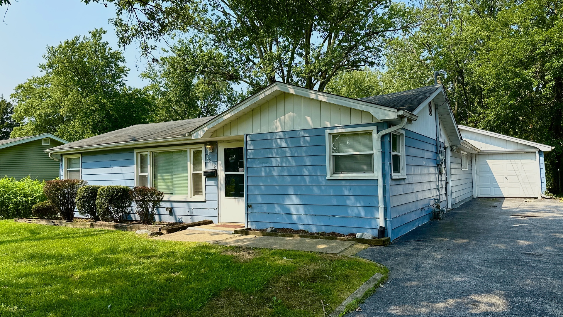 3512 John Street Property Photo 2