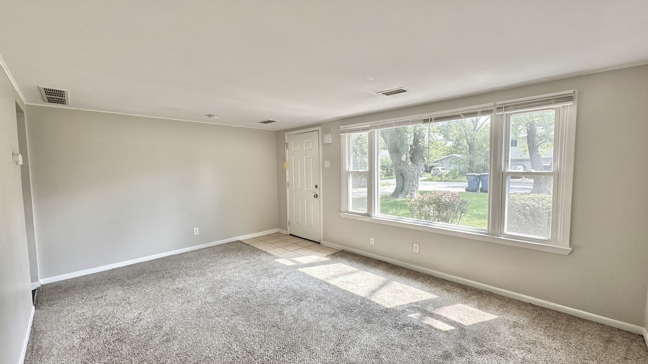 3512 John Street Property Photo 4