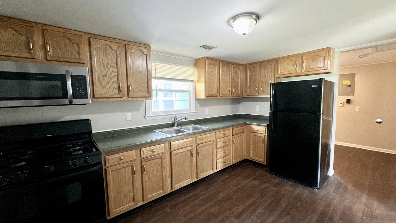3512 John Street Property Photo 6