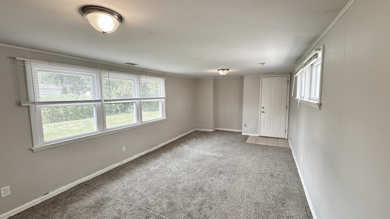 3512 John Street Property Photo 12