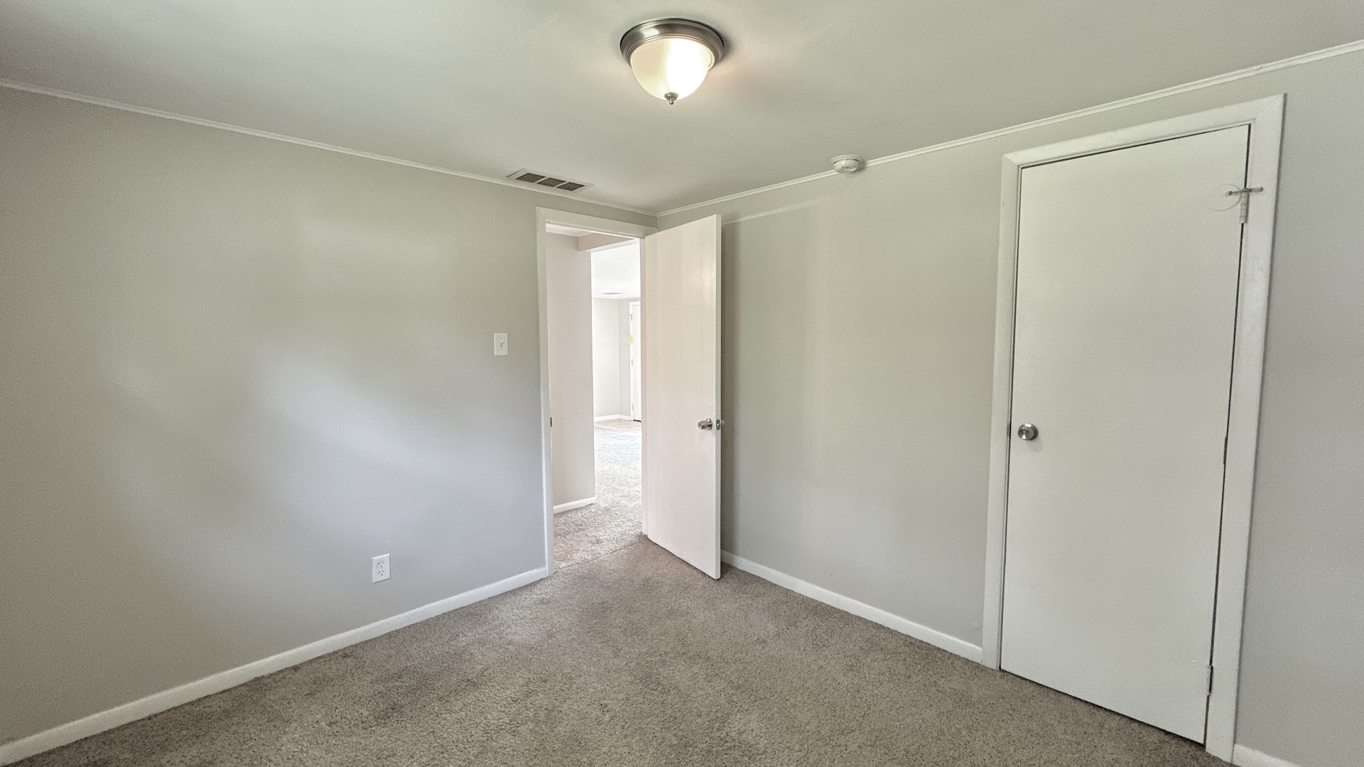 3512 John Street Property Photo 14