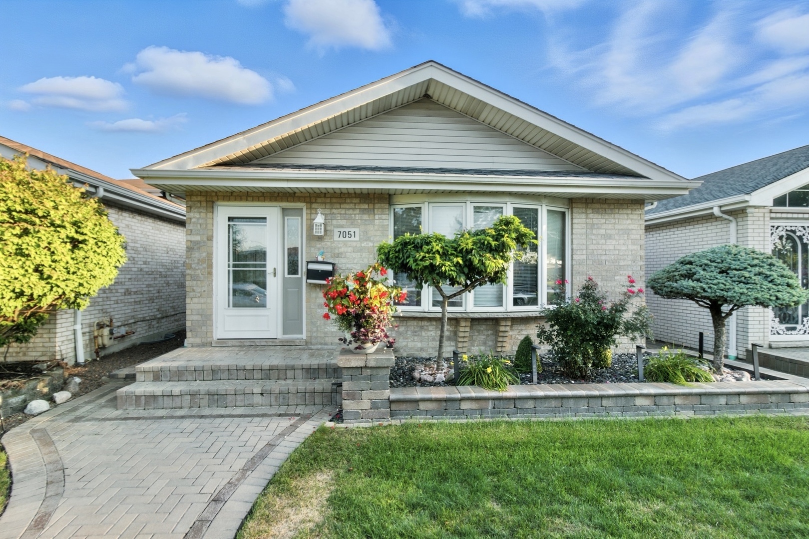 7051 W 64th Place