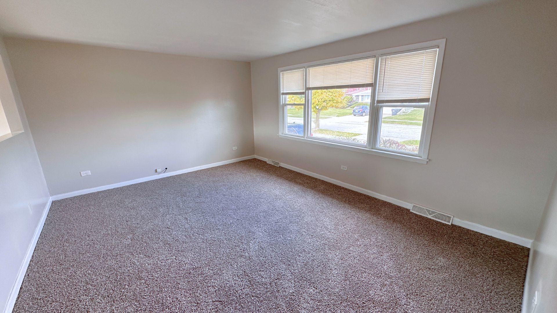 1325 E 168th Place Property Photo 2