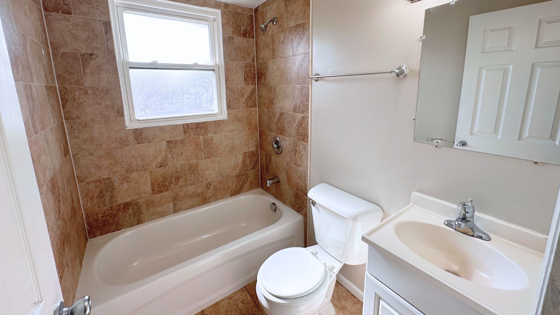 1325 E 168th Place Property Photo 5