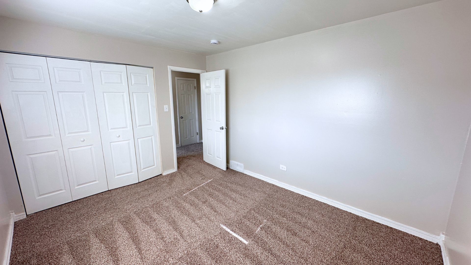 1325 E 168th Place Property Photo 7