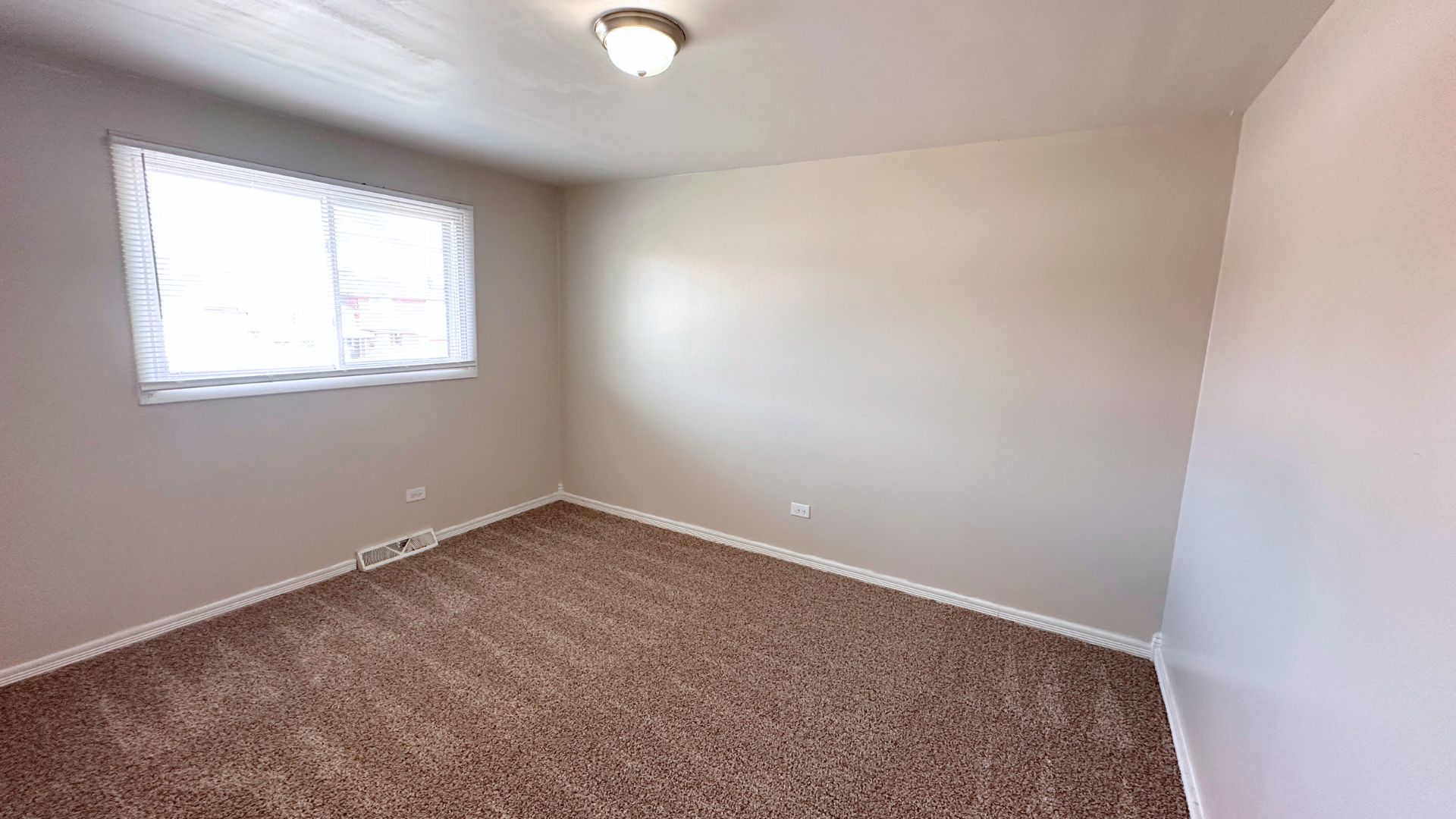 1325 E 168th Place Property Photo 8