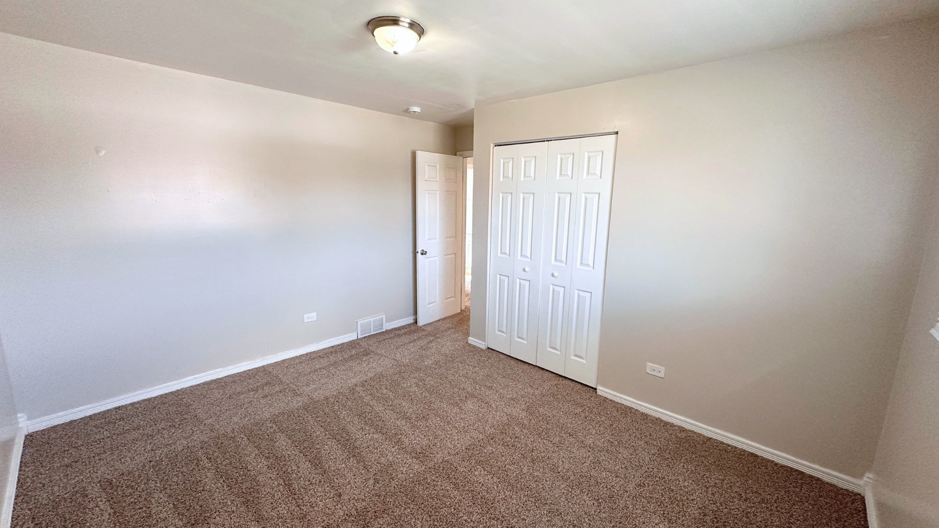 1325 E 168th Place Property Photo 9