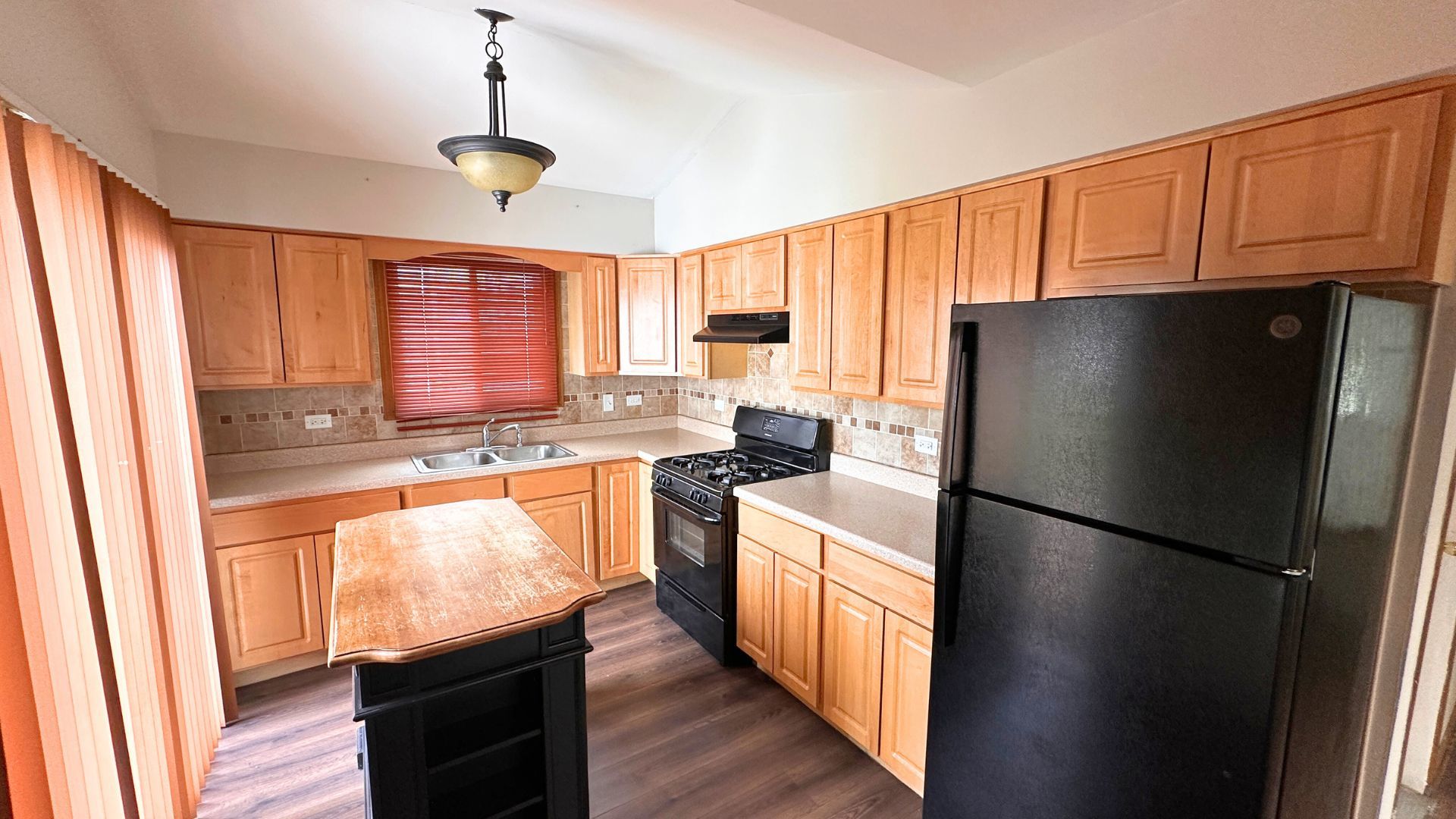 1204 E 154th Street Property Photo 6